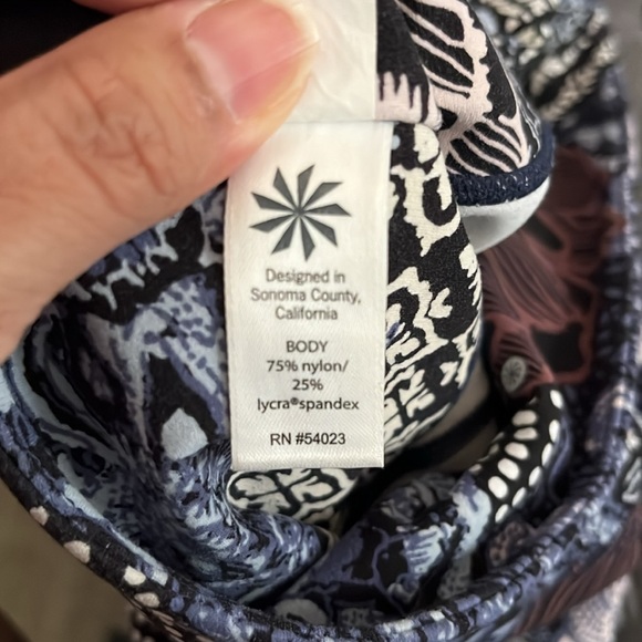 Athleta patchwork Salutation leggings - Picture 6 of 8